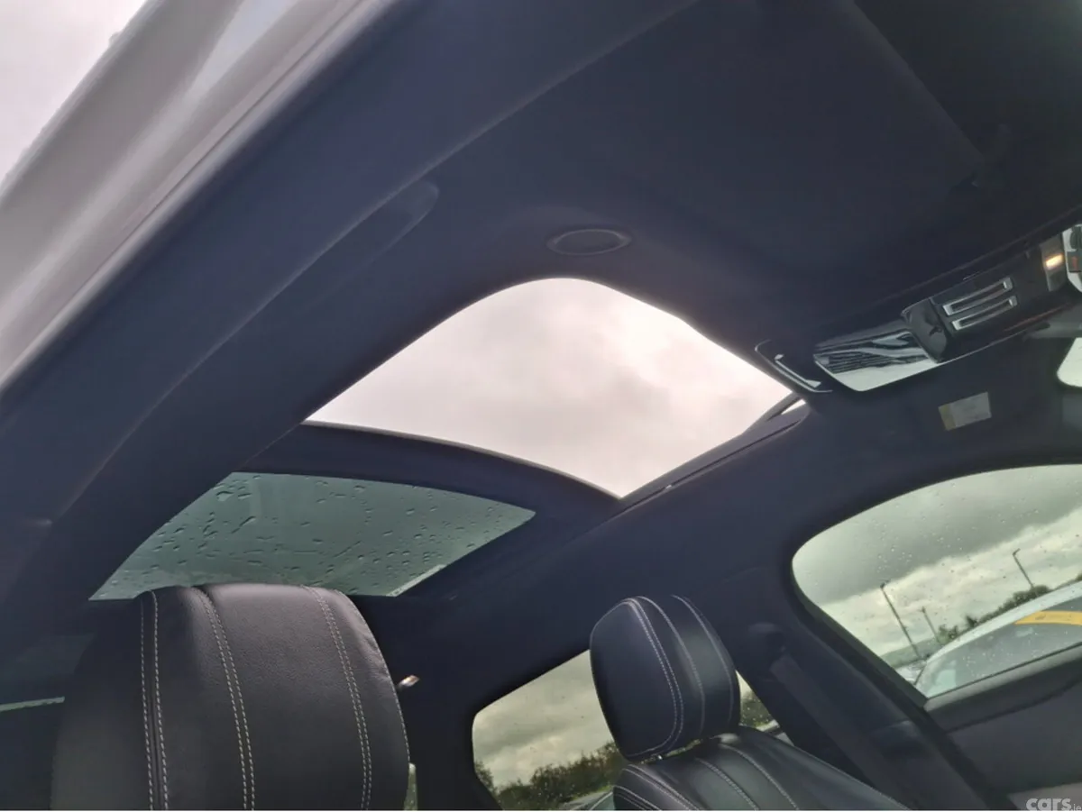 Land Rover Range Rover Velar Estate, Petrol Plug-in Hybrid, 2022, White