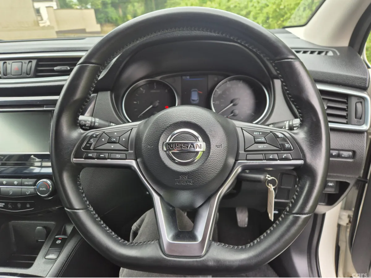 Nissan Qashqai Hatchback, Diesel, 2019, White