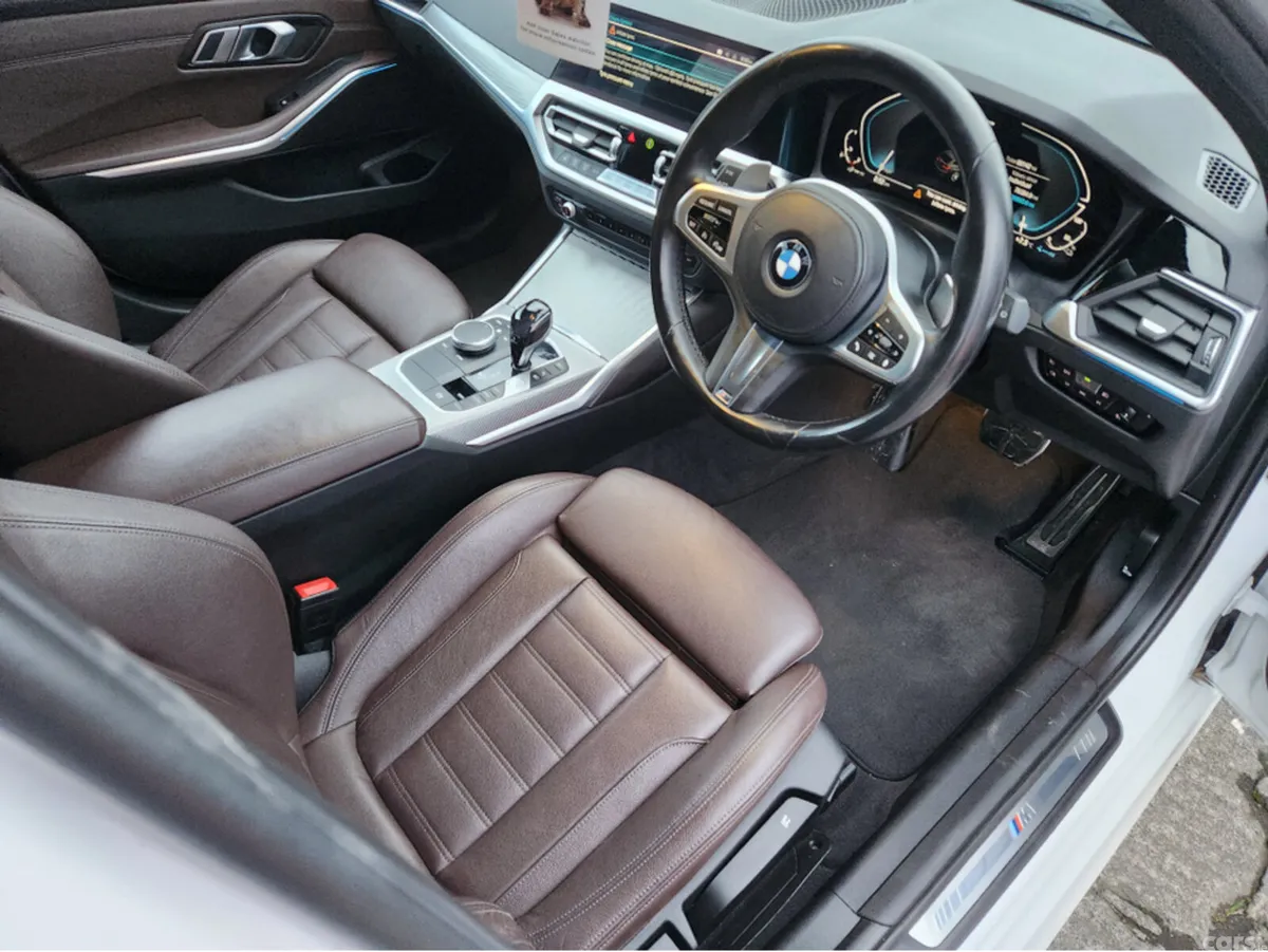 BMW 3-Series Estate, Petrol Plug-in Hybrid, 2021, White