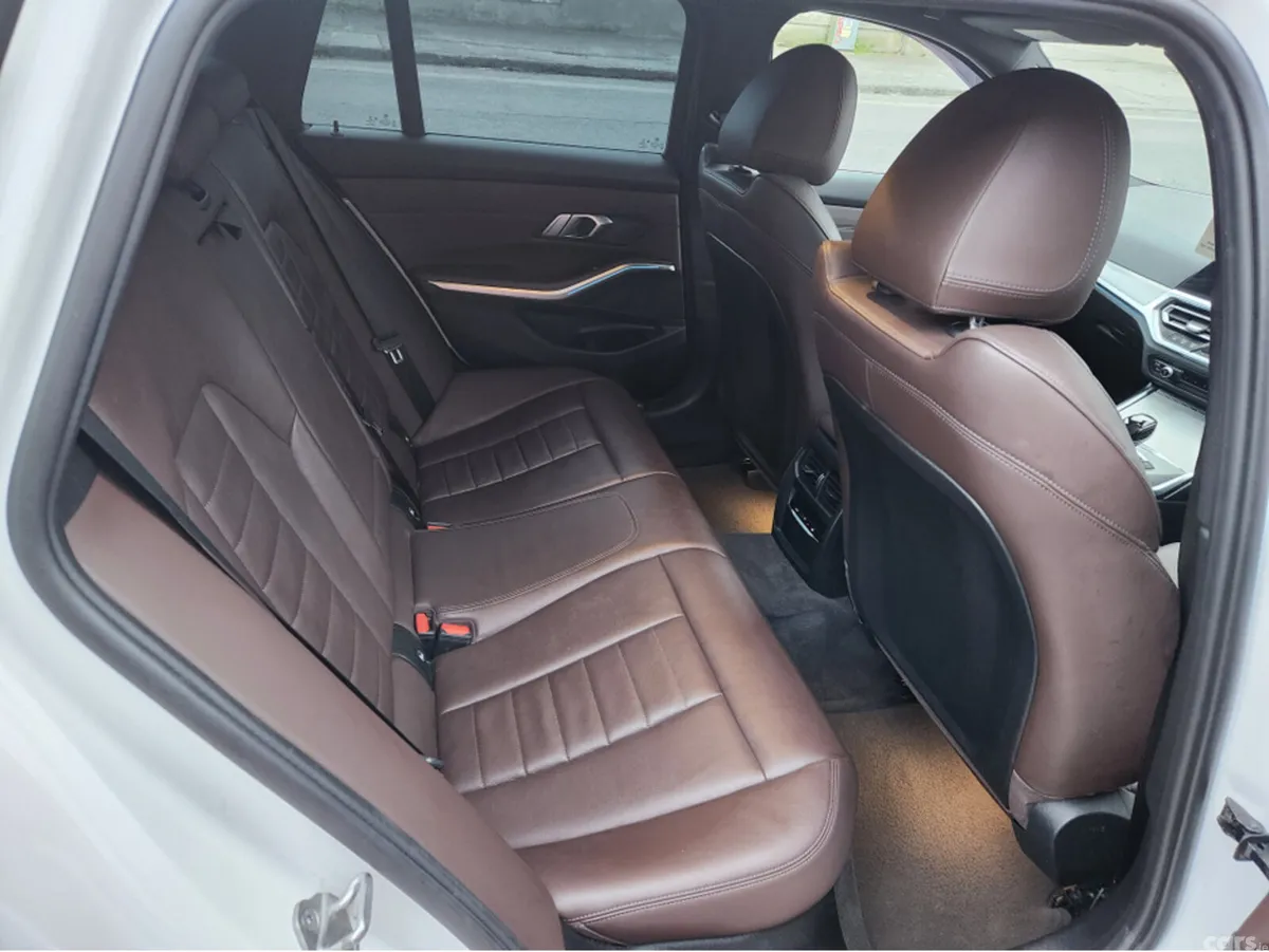BMW 3-Series Estate, Petrol Plug-in Hybrid, 2021, White