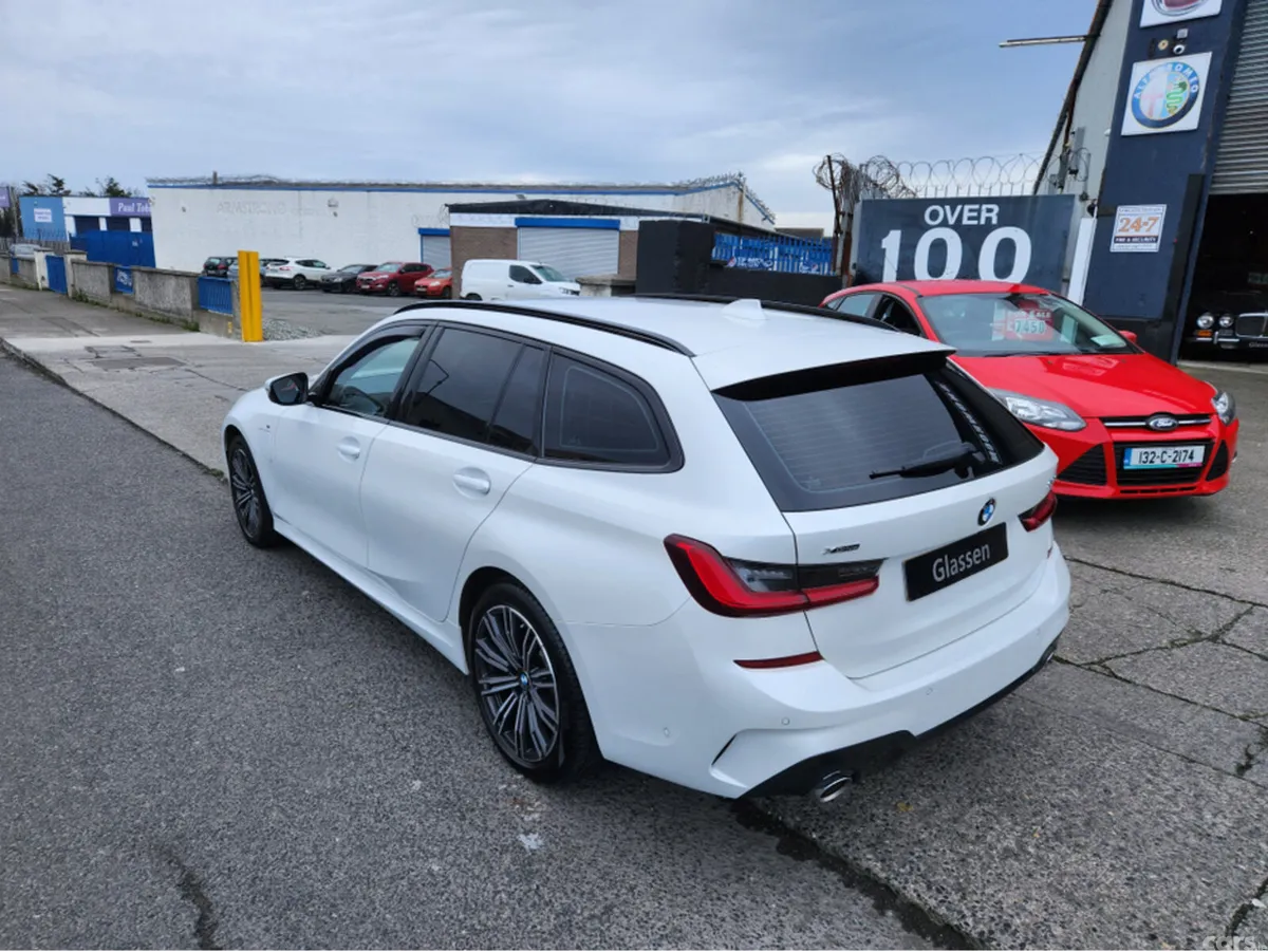 BMW 3-Series Estate, Petrol Plug-in Hybrid, 2021, White