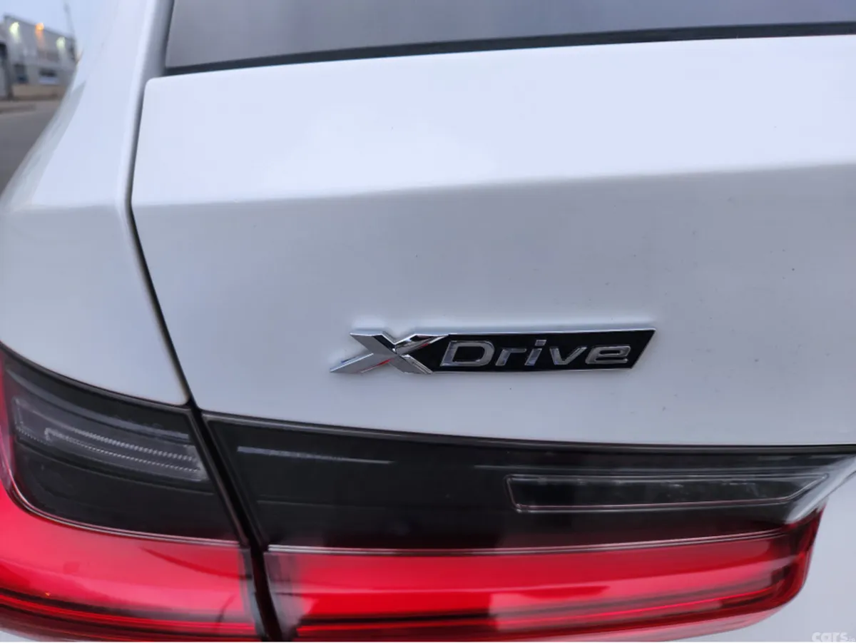BMW 3-Series Estate, Petrol Plug-in Hybrid, 2021, White