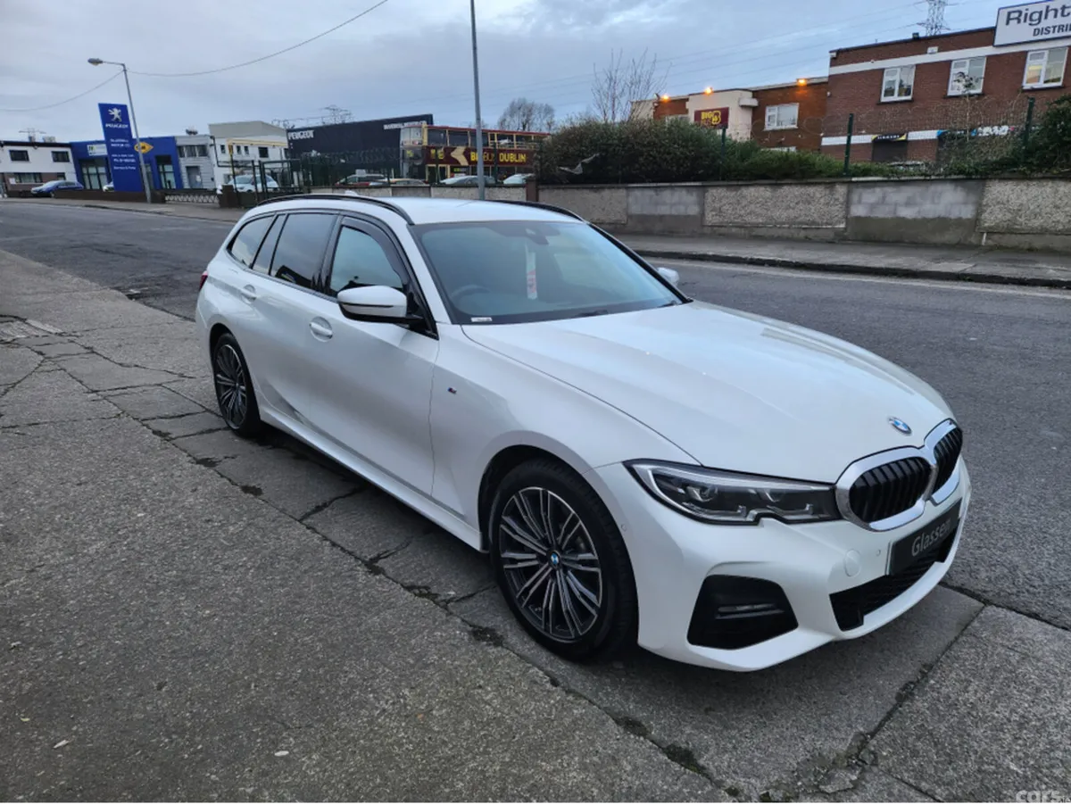 BMW 3-Series Estate, Petrol Plug-in Hybrid, 2021, White