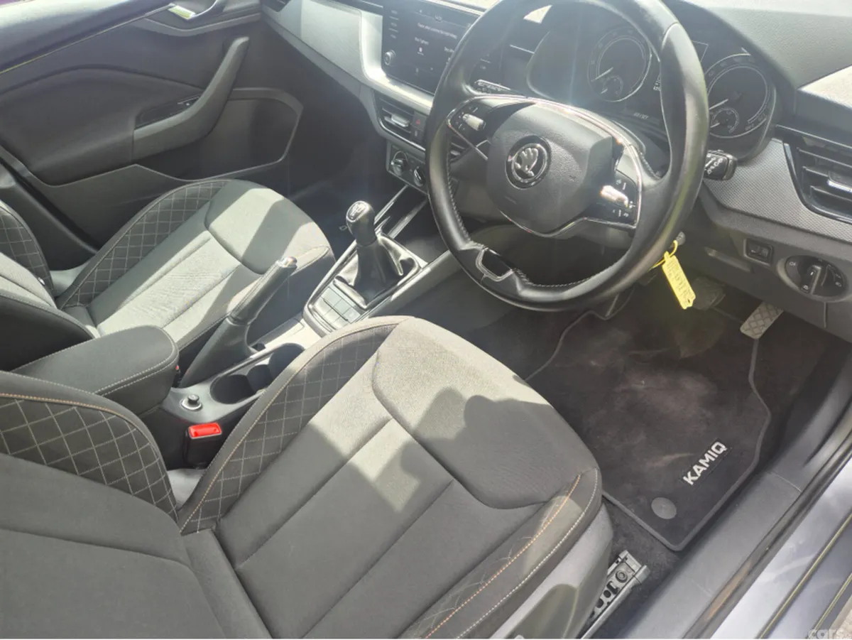 Skoda Kamiq Hatchback, Petrol, 2022, Grey