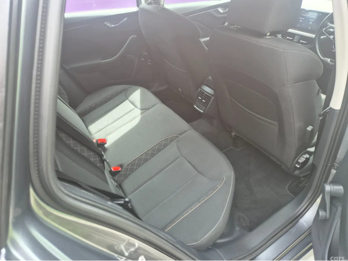 Skoda Kamiq Hatchback, Petrol, 2022, Grey