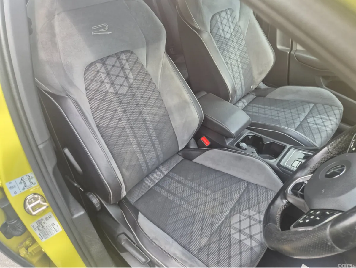 Volkswagen Golf Hatchback, Diesel, 2021, Yellow