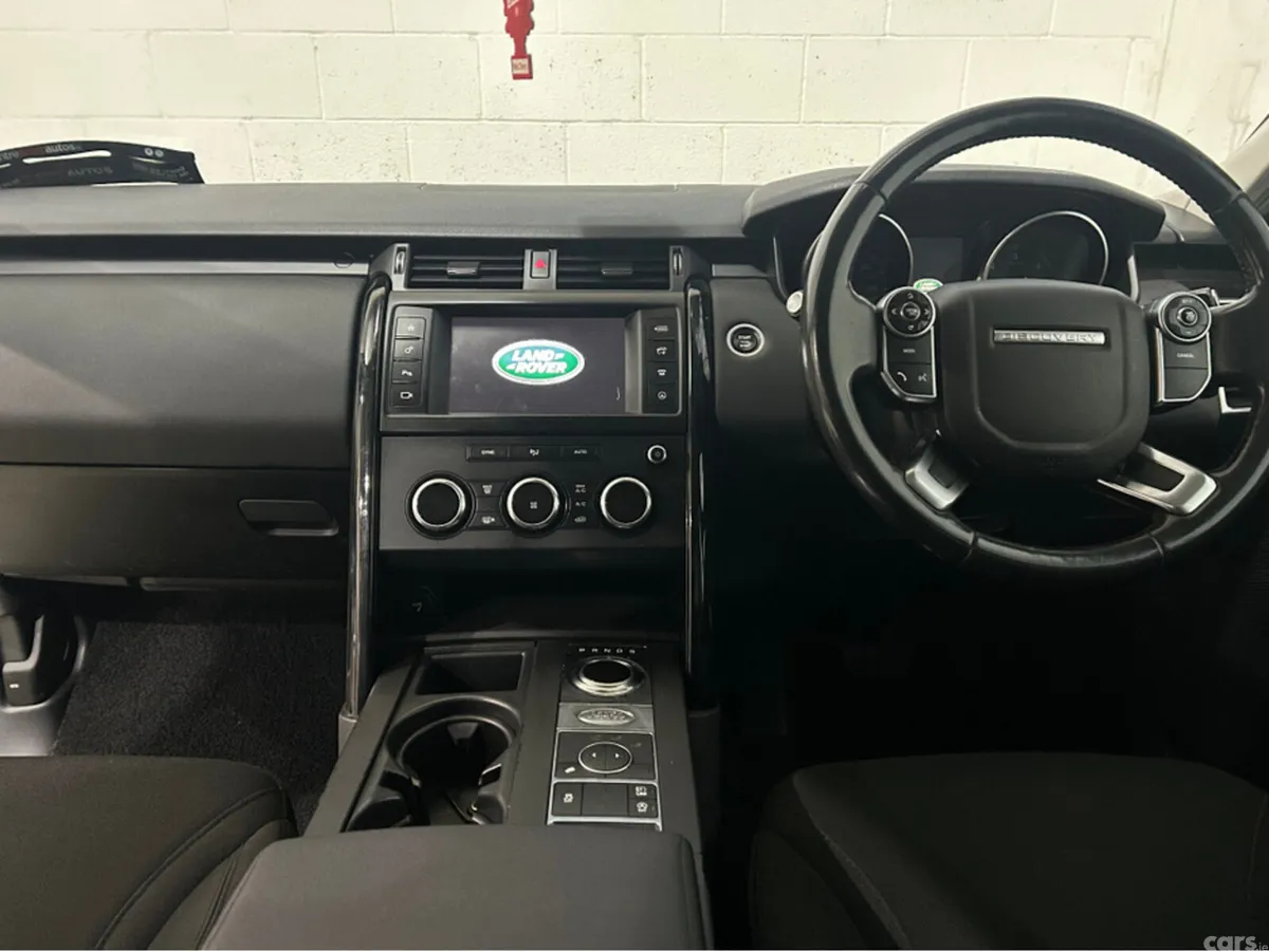 Land Rover Discovery Estate, Diesel, 2017, White