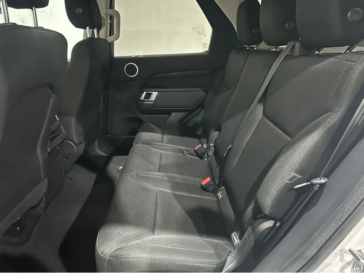 Land Rover Discovery Estate, Diesel, 2017, White