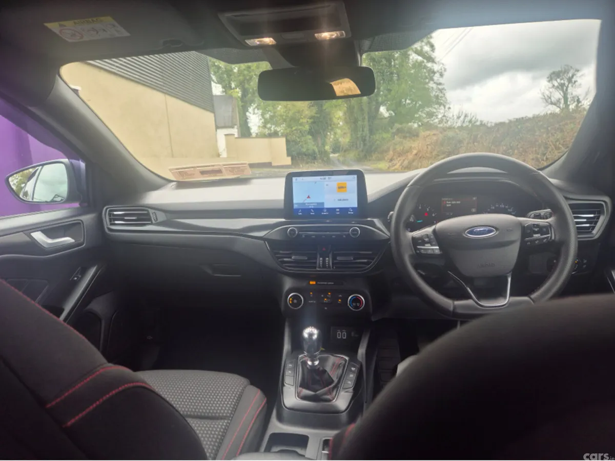 Ford Focus Hatchback, Petrol, 2022, Grey