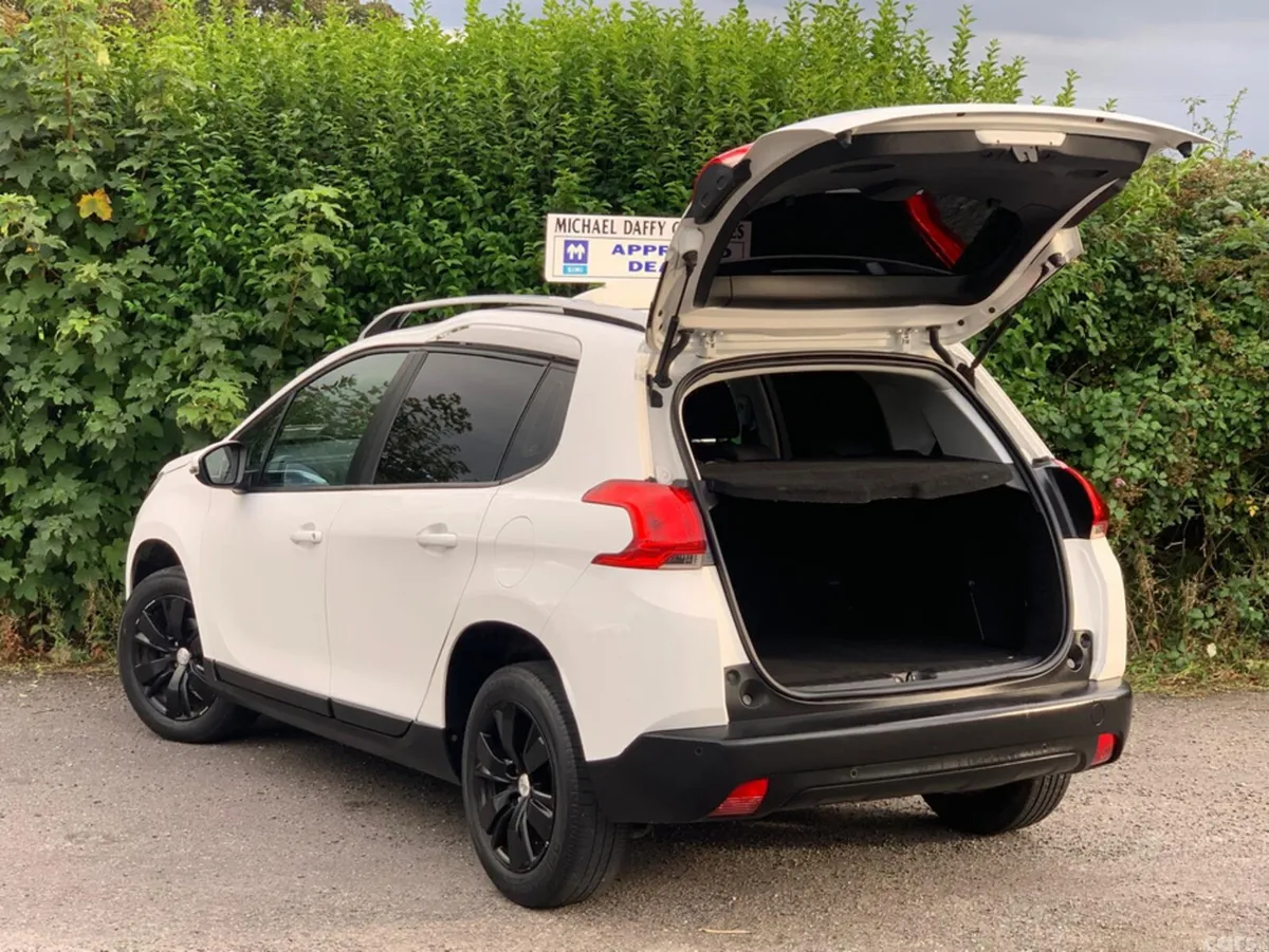 Peugeot 2008 Hatchback, Diesel, 2015, White