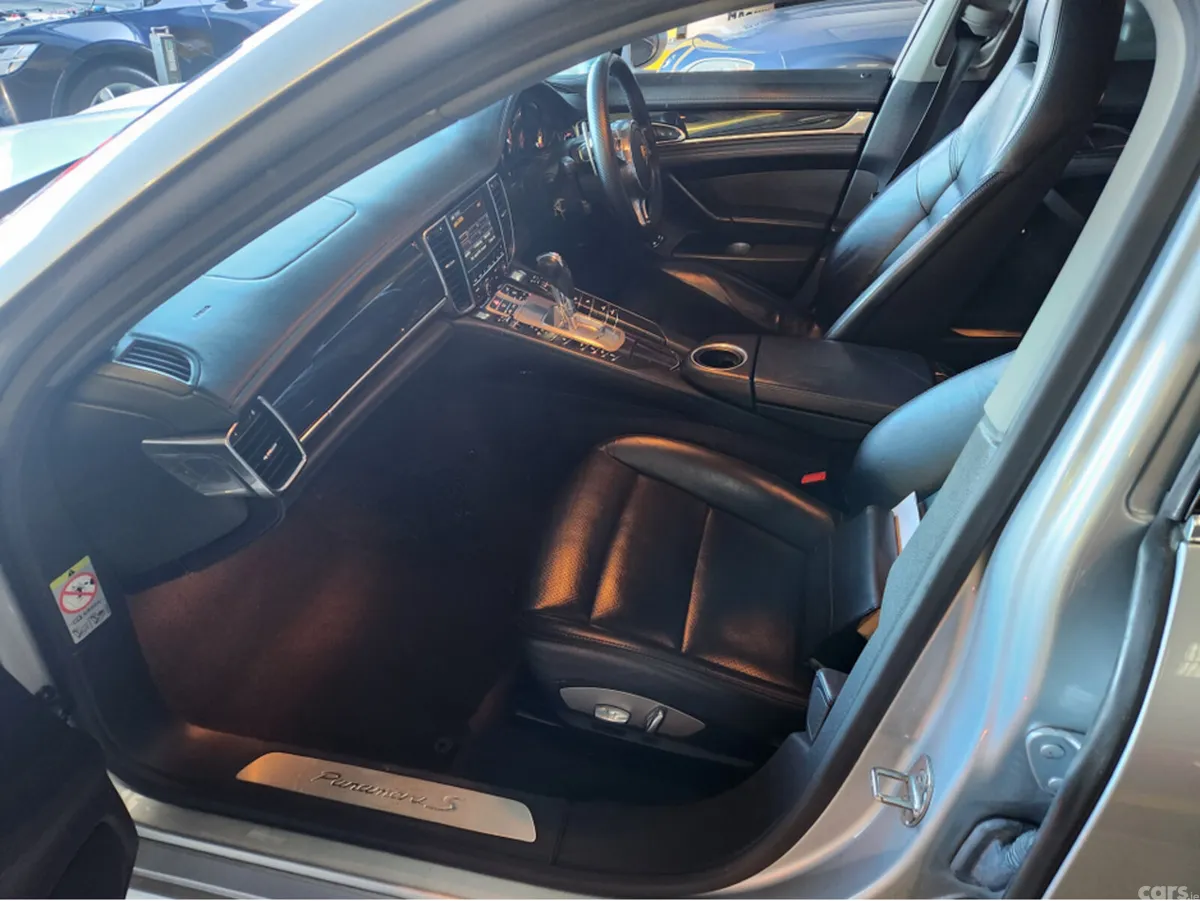 Porsche Panamera Hatchback, Petrol Plug-in Hybrid, 2013, Silver