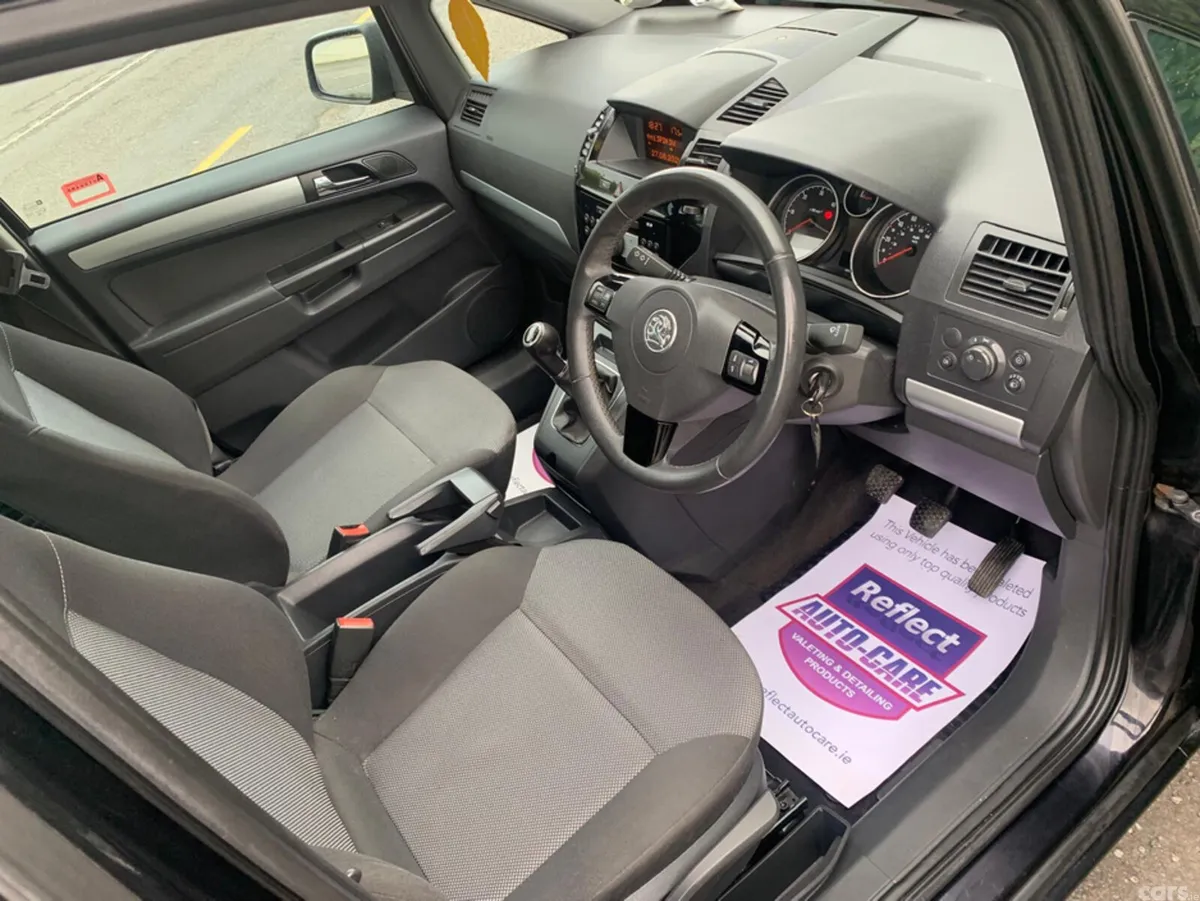 Vauxhall Zafira MPV, Diesel, 2011, Black