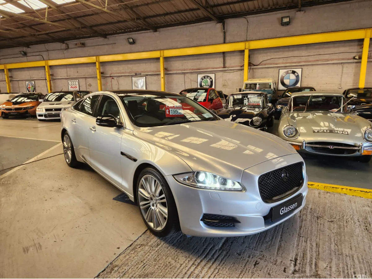 Jaguar XJ Saloon, Petrol, 2011, Silver