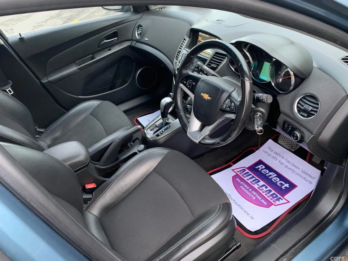 Chevrolet Cruze Hatchback, Petrol, 2014, Blue