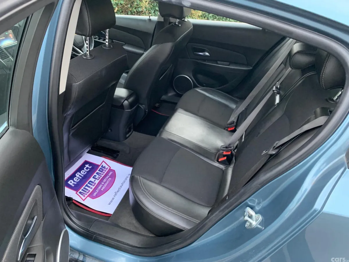Chevrolet Cruze Hatchback, Petrol, 2014, Blue