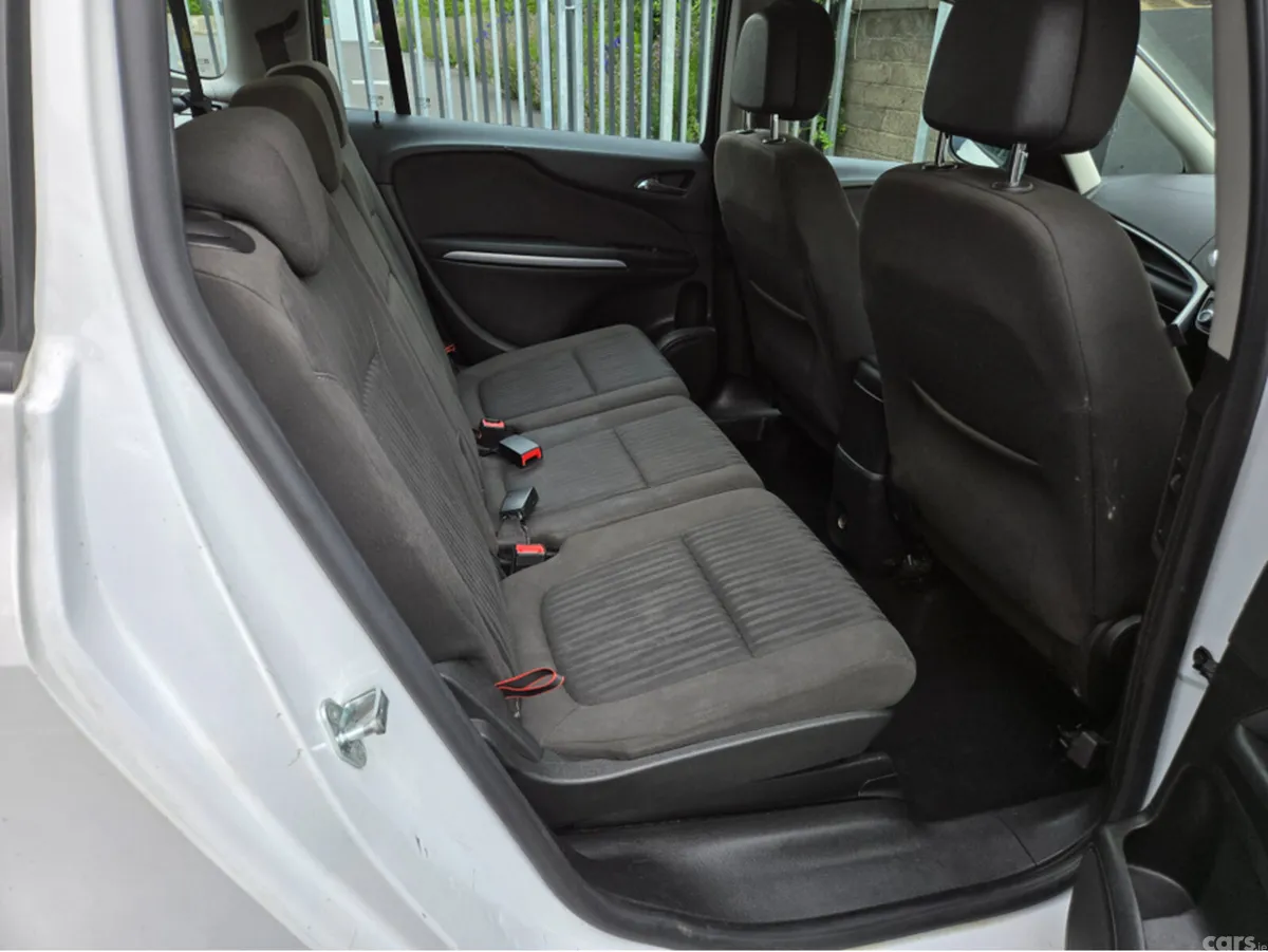 Vauxhall Zafira MPV, Diesel, 2015, White
