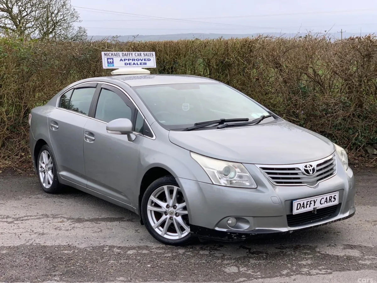 Toyota Avensis Saloon, Diesel, 2011, Grey