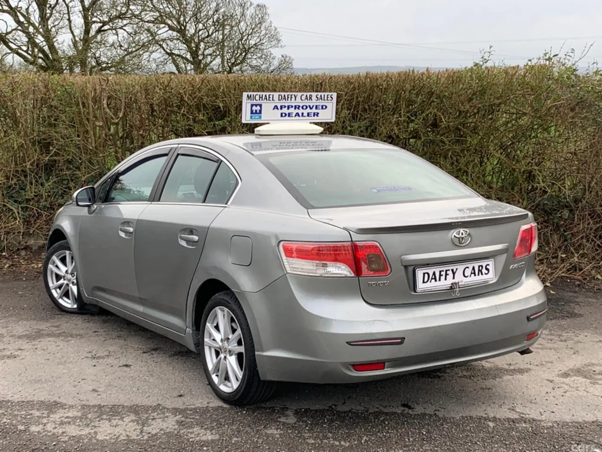 Toyota Avensis Saloon, Diesel, 2011, Grey
