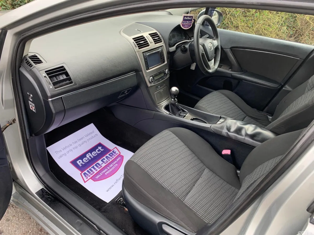 Toyota Avensis Saloon, Diesel, 2011, Grey