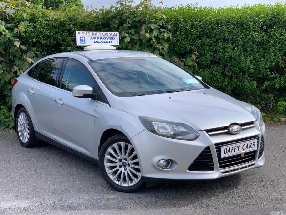 Ford Focus Saloon, Diesel, 2011, Silver