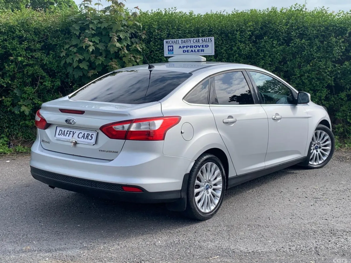 Ford Focus Saloon, Diesel, 2011, Silver