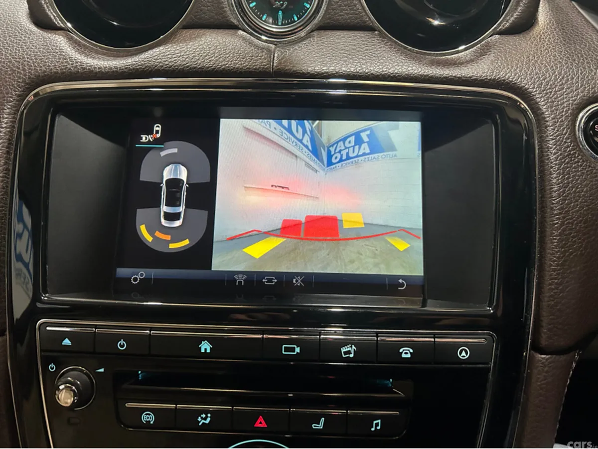 Jaguar XJ Saloon, Diesel, 2016, Blue