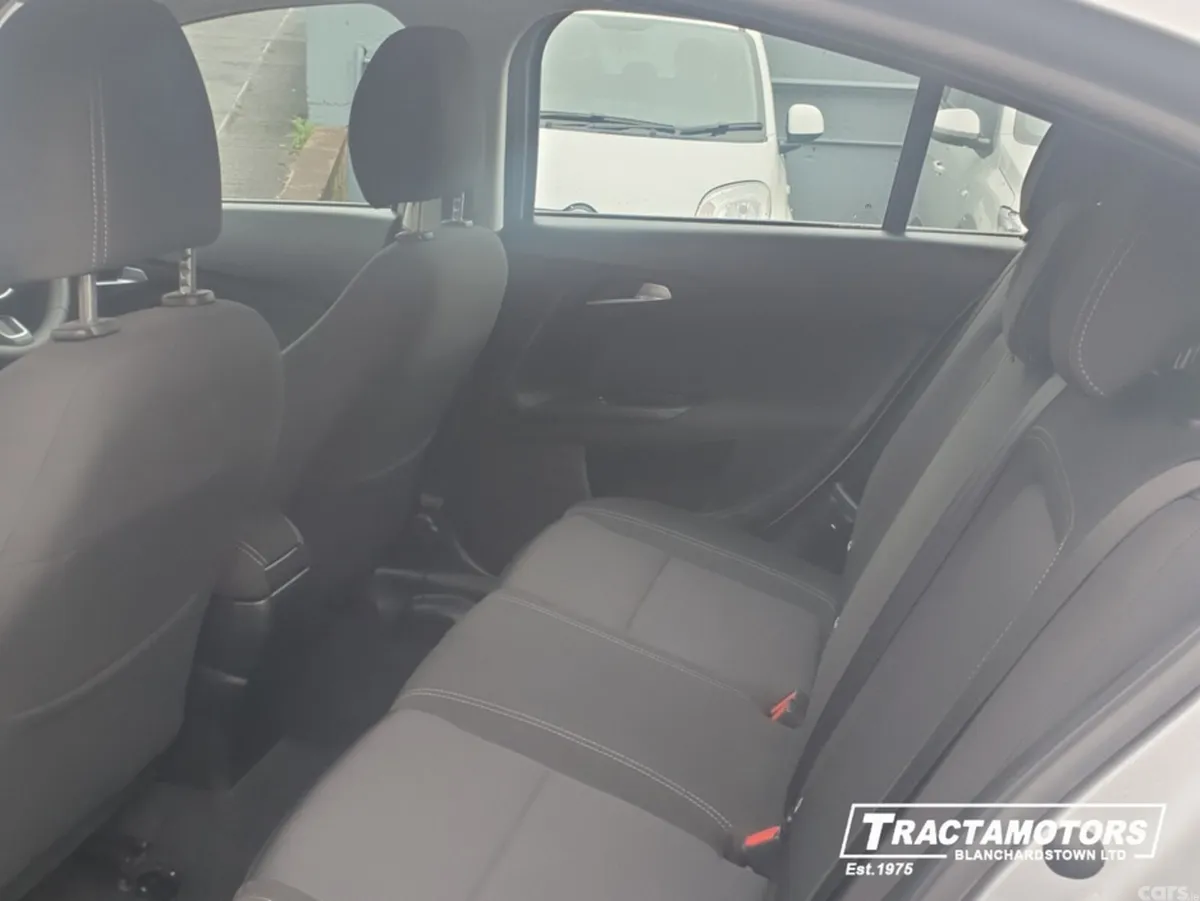 Fiat Tipo Hatchback, Petrol, 2023, Grey