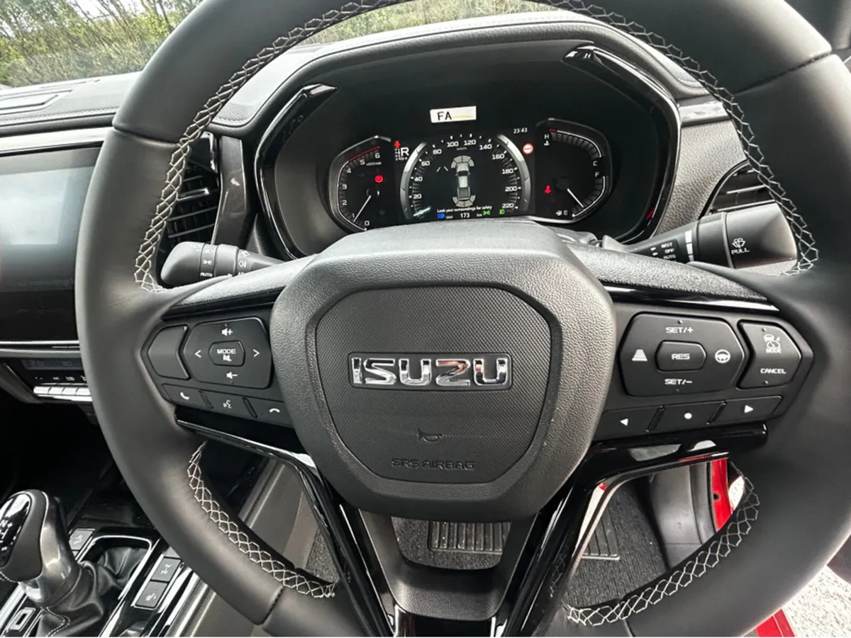 Isuzu D-Max Pick Up, Diesel, 2026, Orange