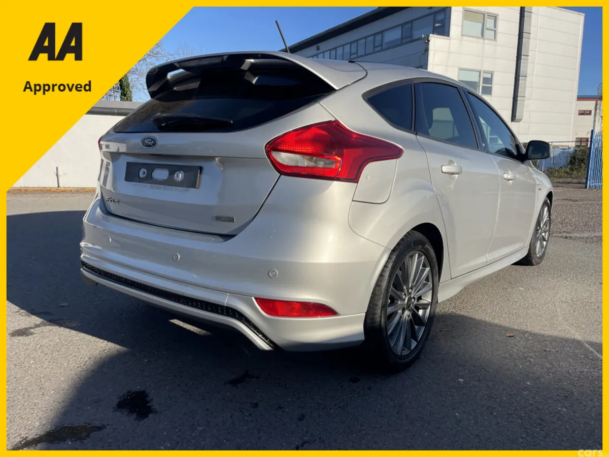 Ford Focus Hatchback, Petrol, 2018, Silver