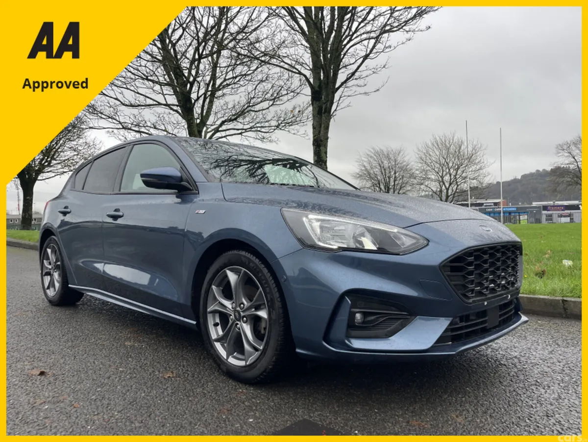 Ford Focus Hatchback, Petrol, 2021, Blue