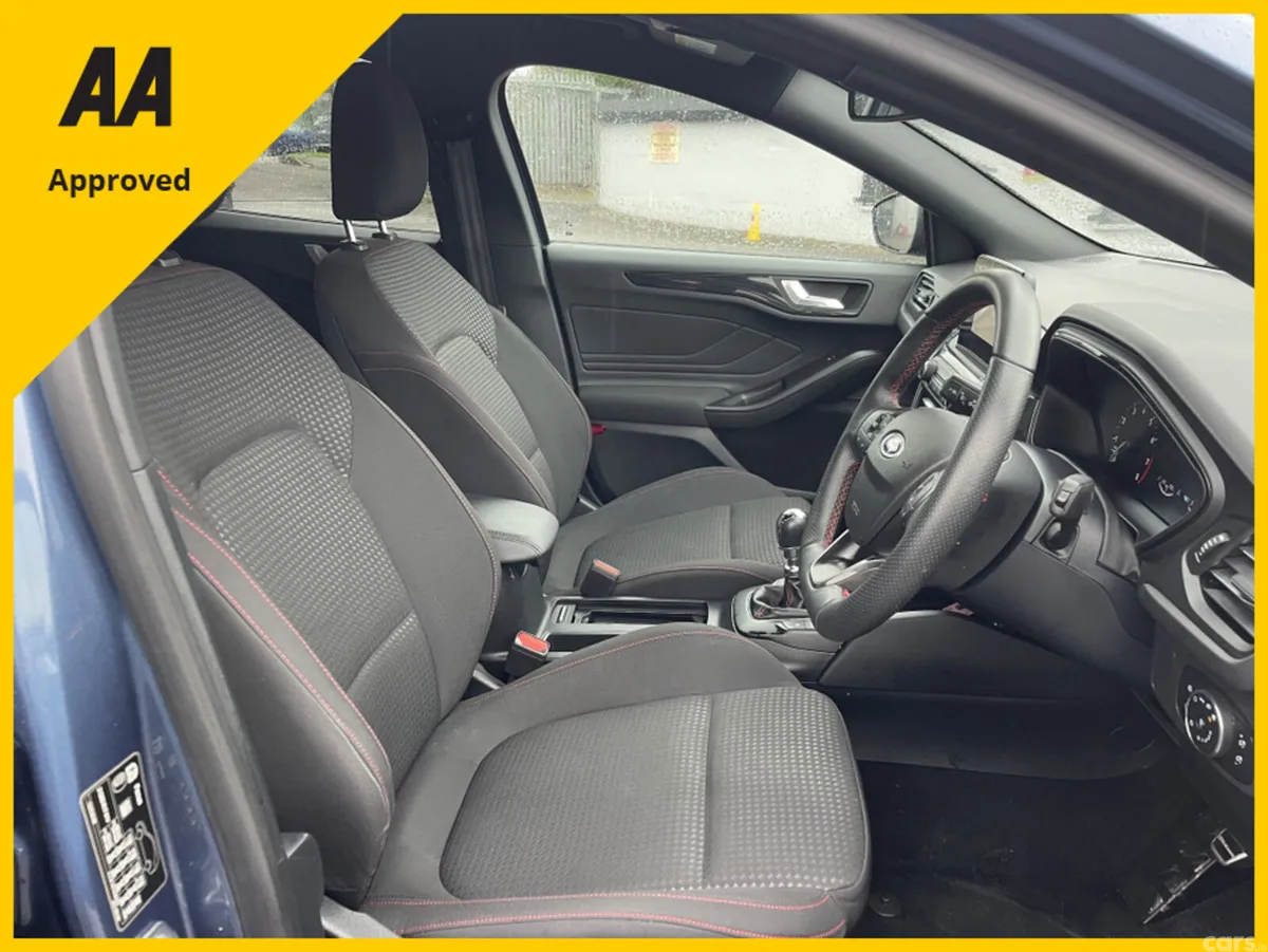 Ford Focus Hatchback, Petrol, 2021, Blue