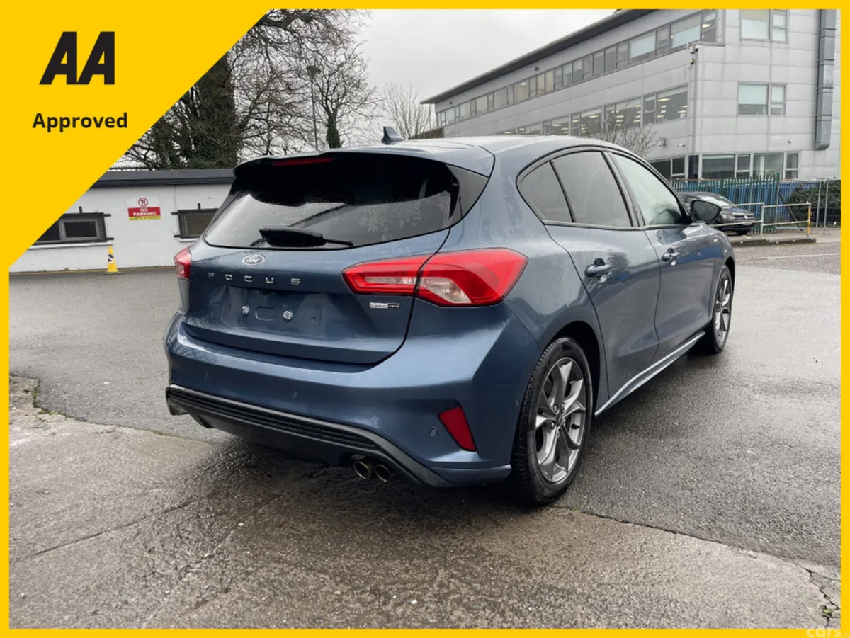 Ford Focus Hatchback, Petrol, 2021, Blue