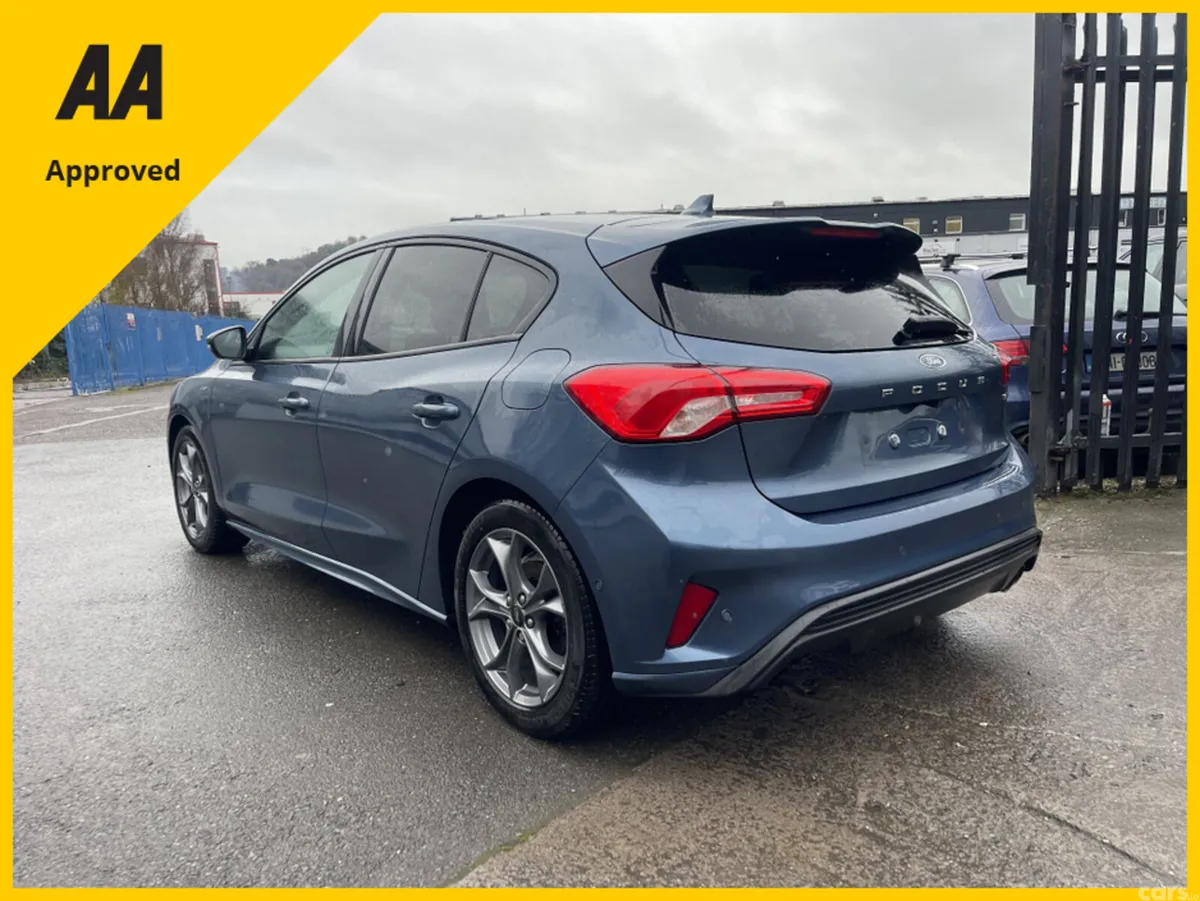 Ford Focus Hatchback, Petrol, 2021, Blue