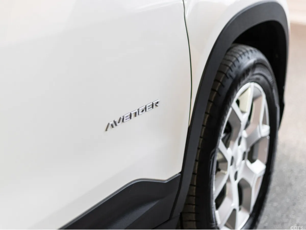 Jeep Avenger SUV, Petrol Hybrid, 2026, White