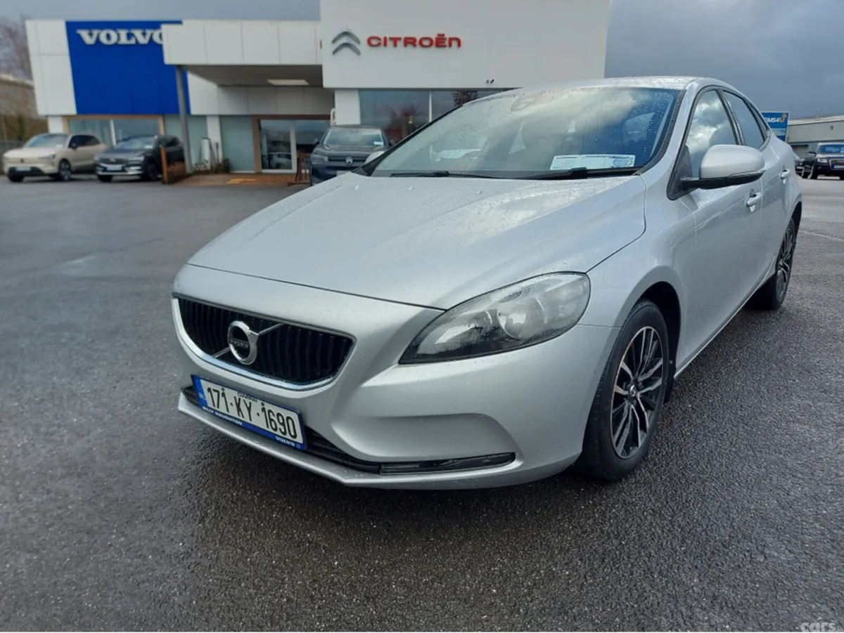 Volvo V40 Hatchback, Diesel, 2017, Grey