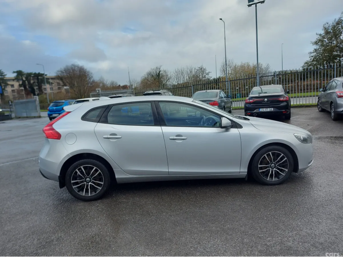 Volvo V40 Hatchback, Diesel, 2017, Grey