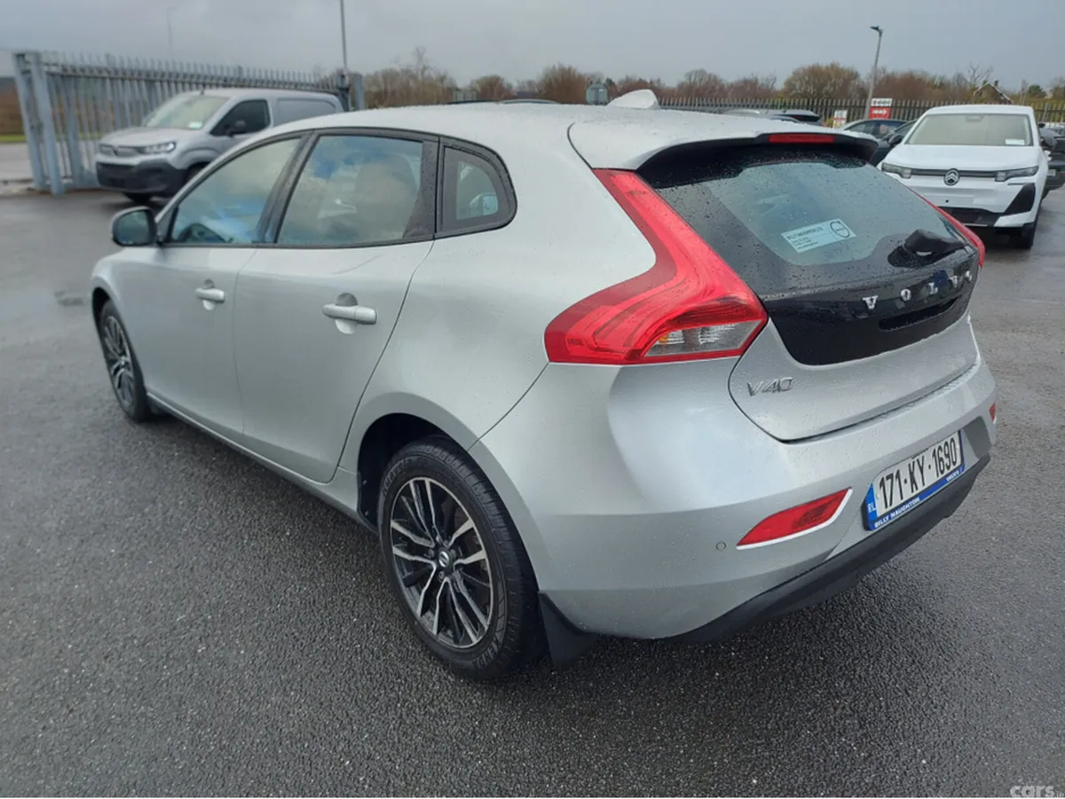 Volvo V40 Hatchback, Diesel, 2017, Grey