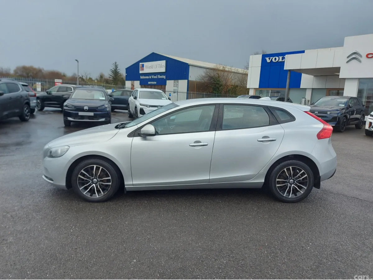 Volvo V40 Hatchback, Diesel, 2017, Grey