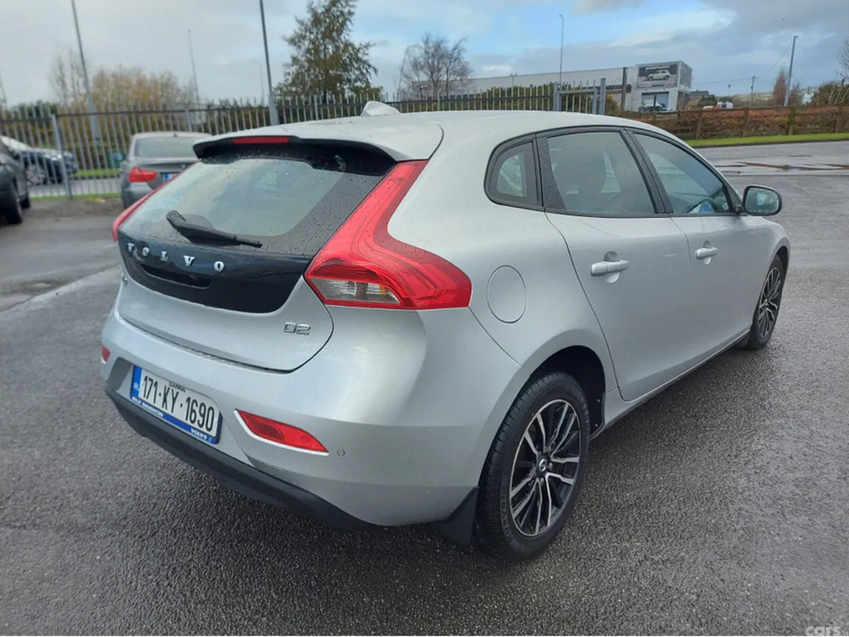 Volvo V40 Hatchback, Diesel, 2017, Grey