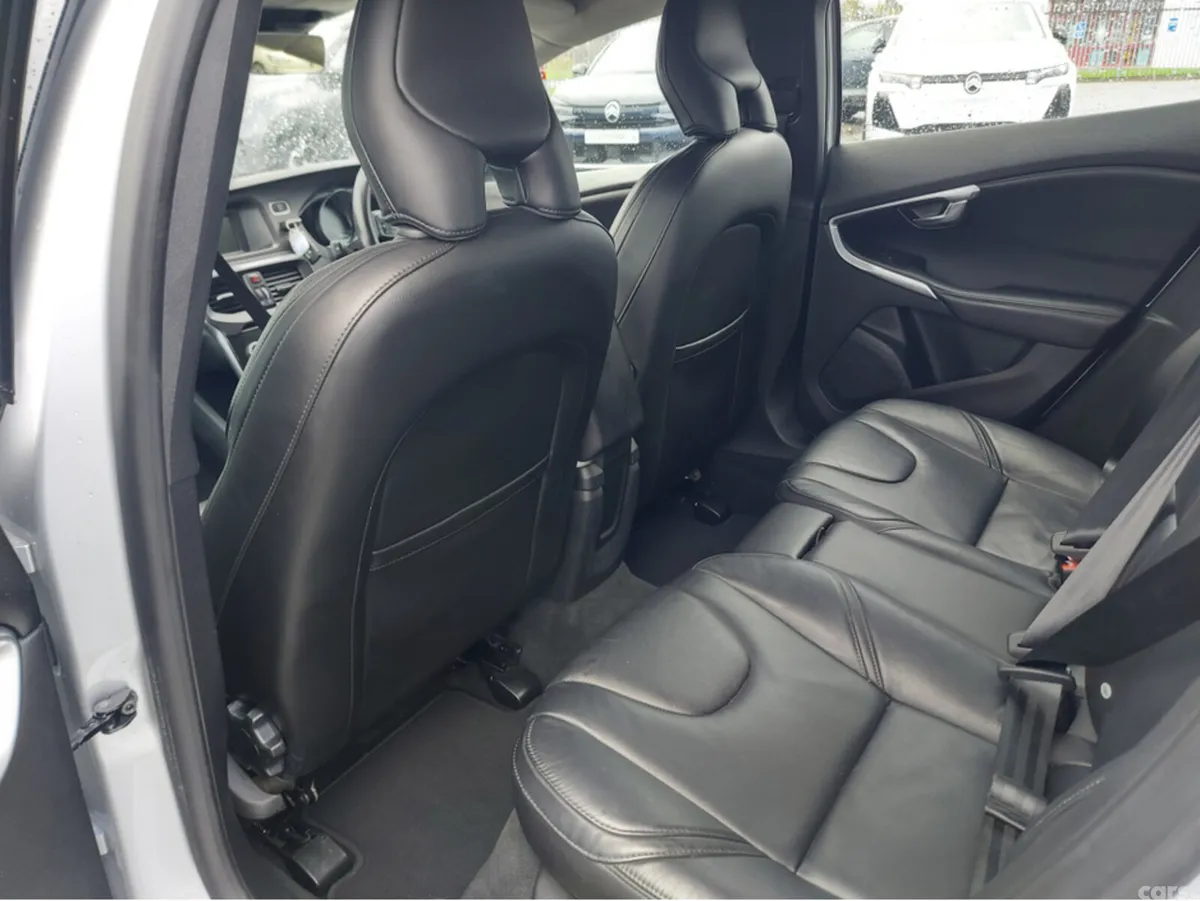 Volvo V40 Hatchback, Diesel, 2017, Grey