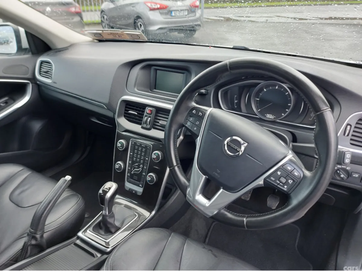 Volvo V40 Hatchback, Diesel, 2017, Grey