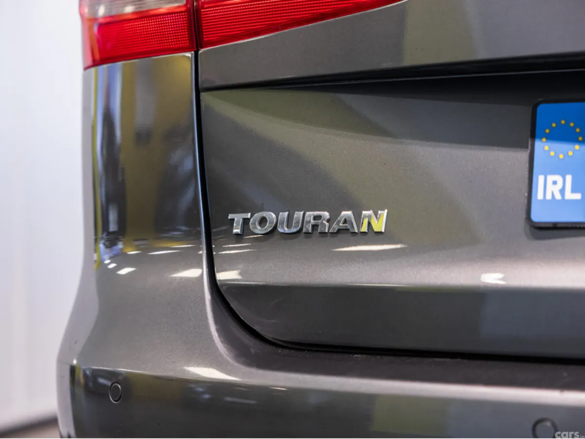 Volkswagen Touran MPV, Diesel, 2015, Grey