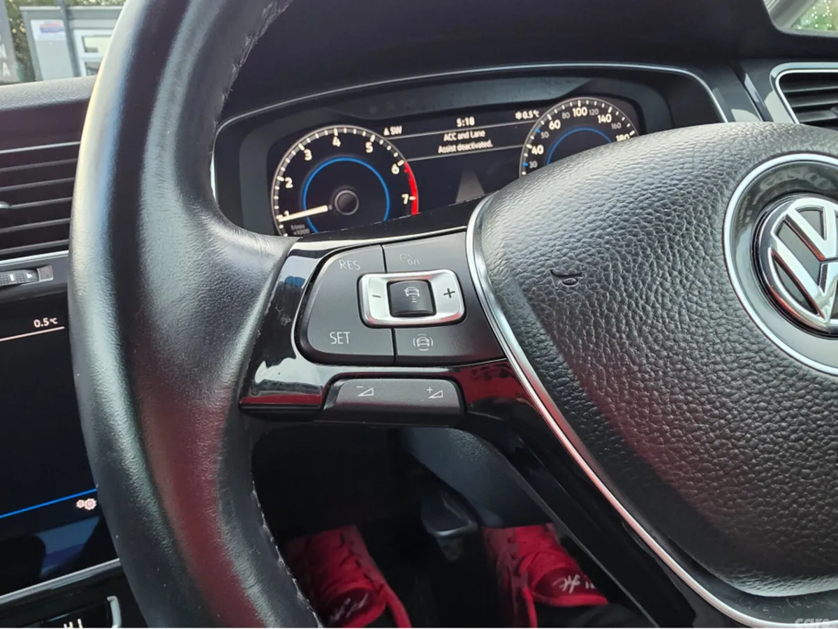 Volkswagen Golf Hatchback, Petrol, 2019, Silver