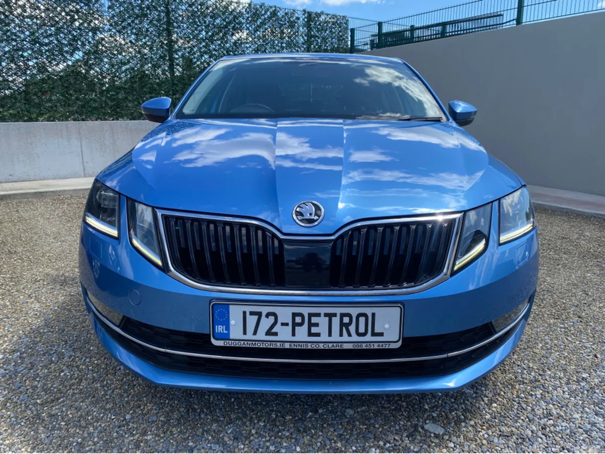 Skoda Octavia Hatchback, Petrol, 2017, Blue