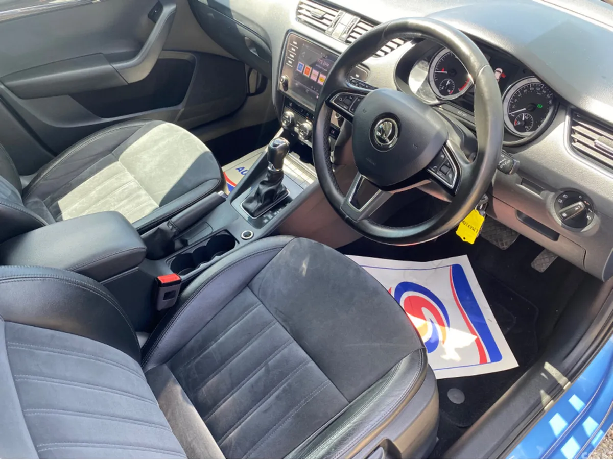 Skoda Octavia Hatchback, Petrol, 2017, Blue
