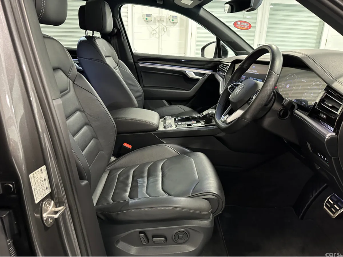 Volkswagen Touareg Estate, Diesel, 2023, Grey