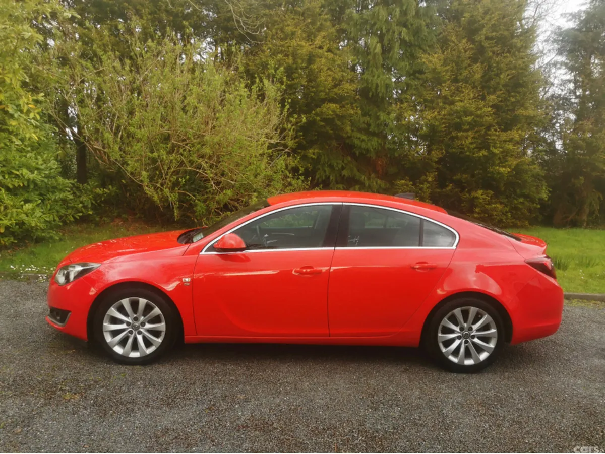 Vauxhall Insignia Hatchback, Diesel, 2016, Red