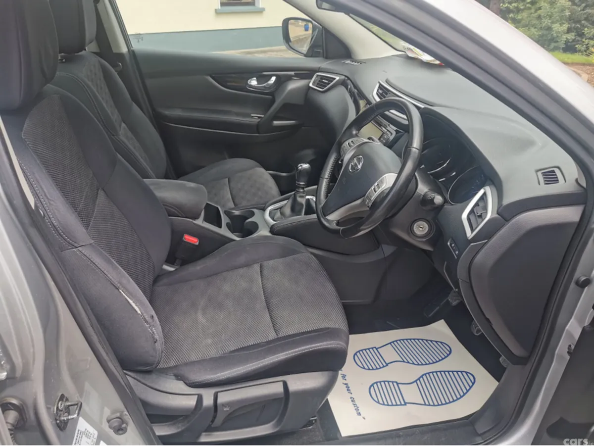 Nissan Qashqai MPV, Diesel, 2016, Silver