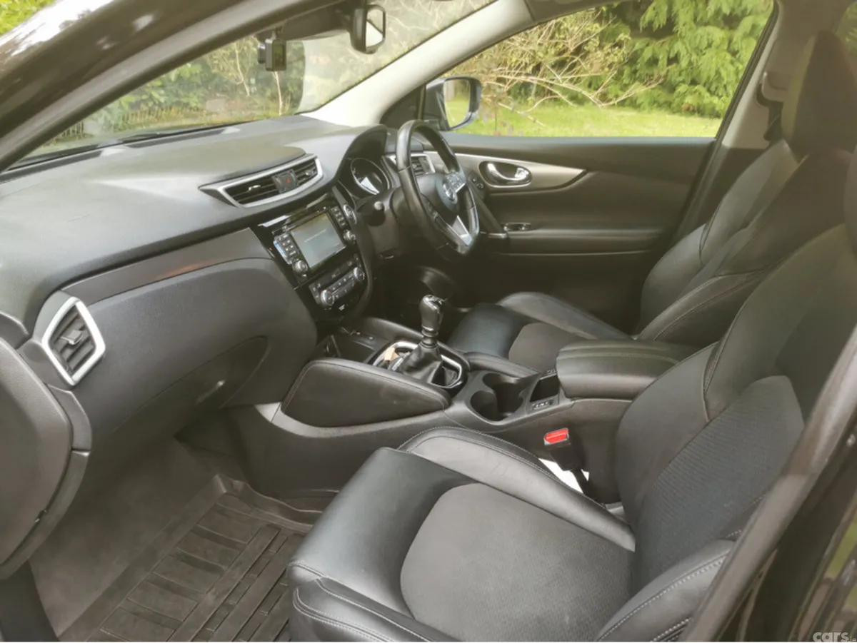 Nissan Qashqai MPV, Diesel, 2018, Black