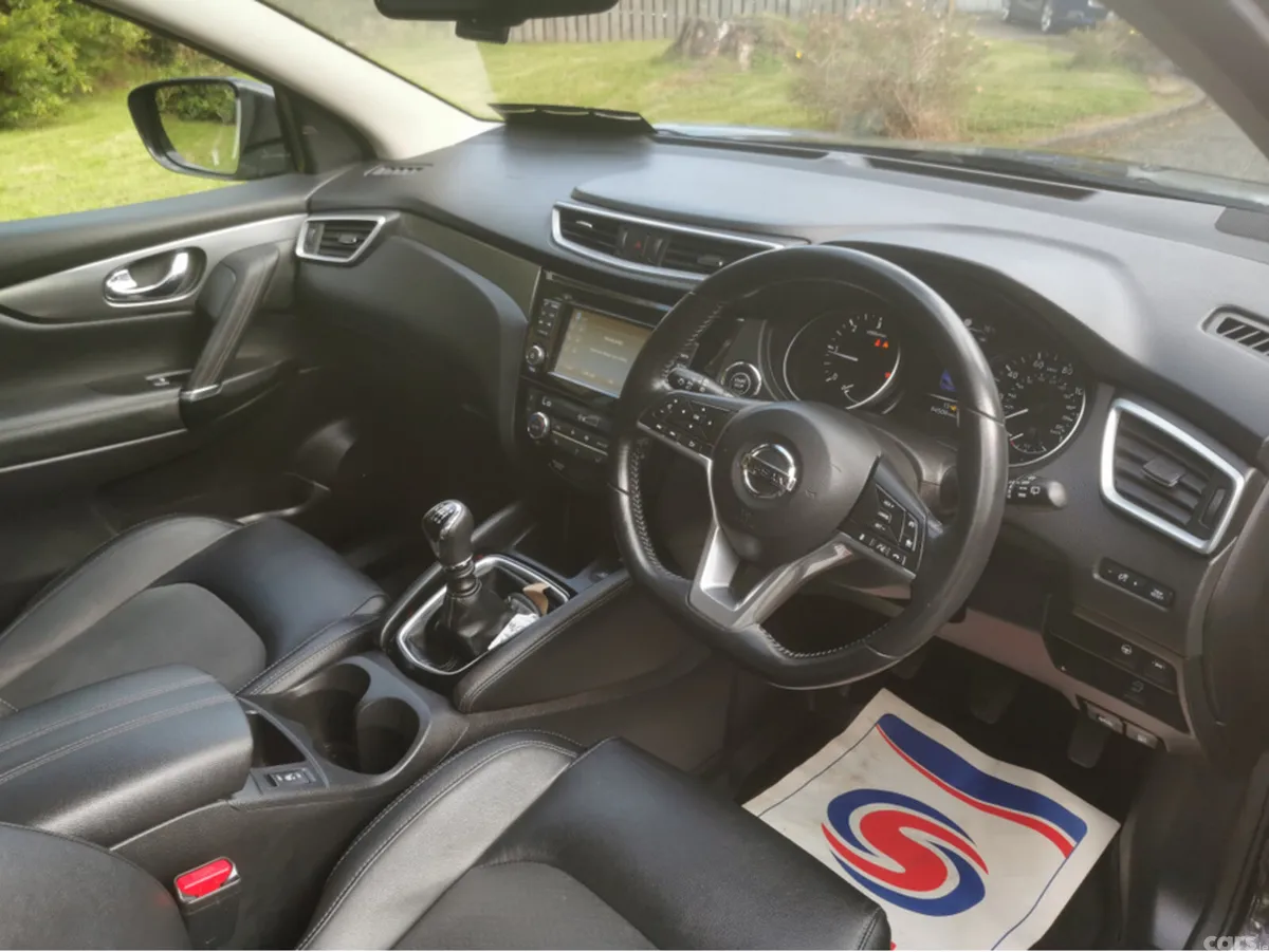 Nissan Qashqai MPV, Diesel, 2018, Black